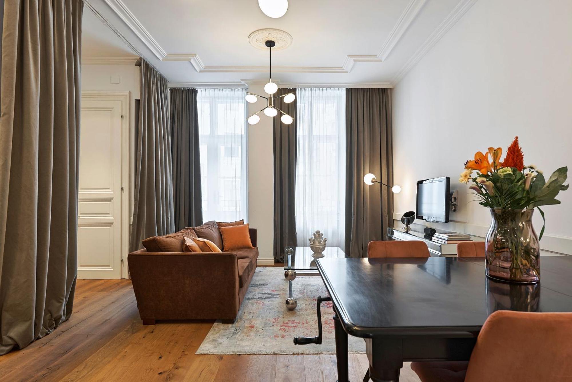 6 * Vienne